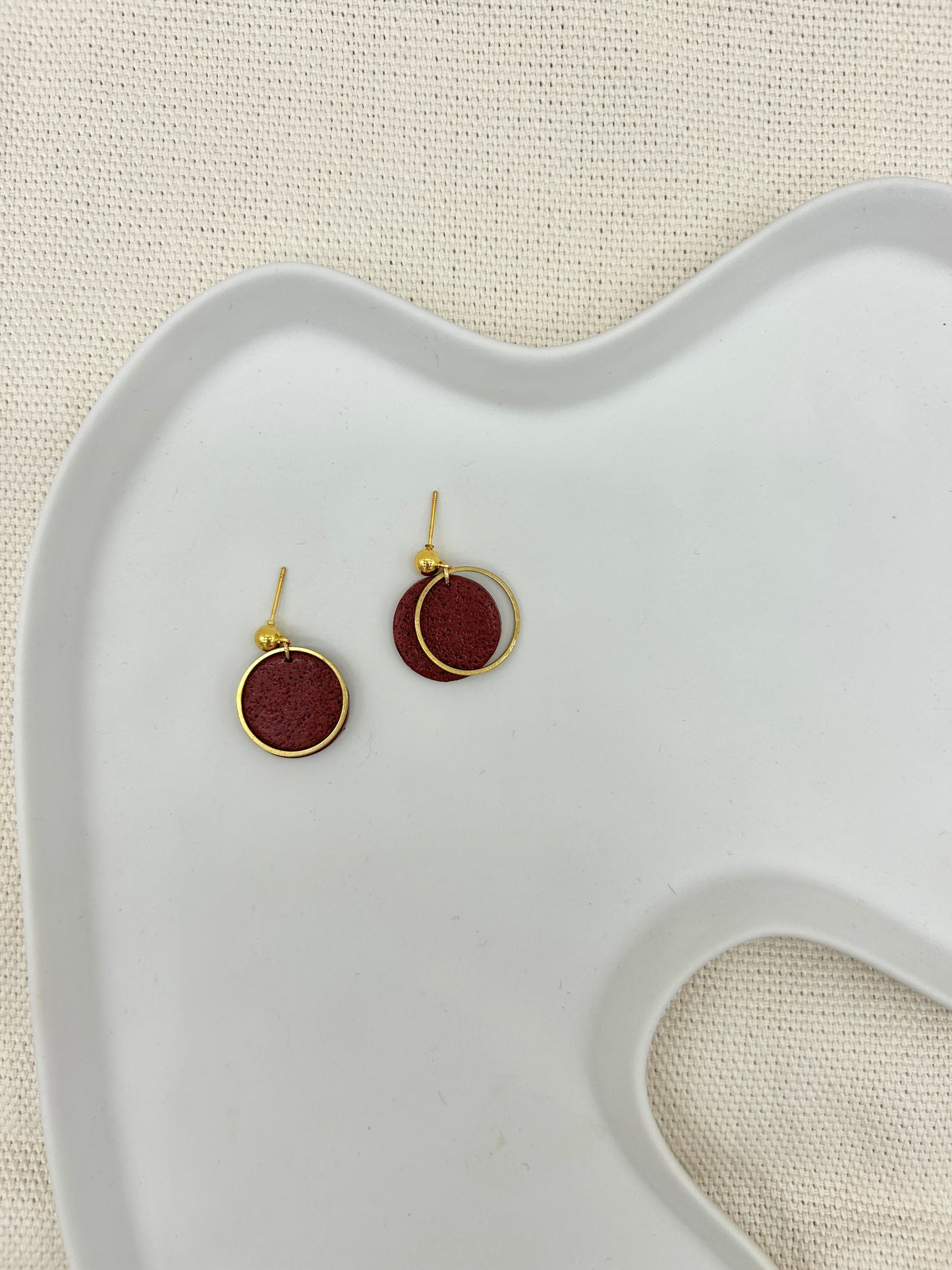 Beau//Sahara deep red drops