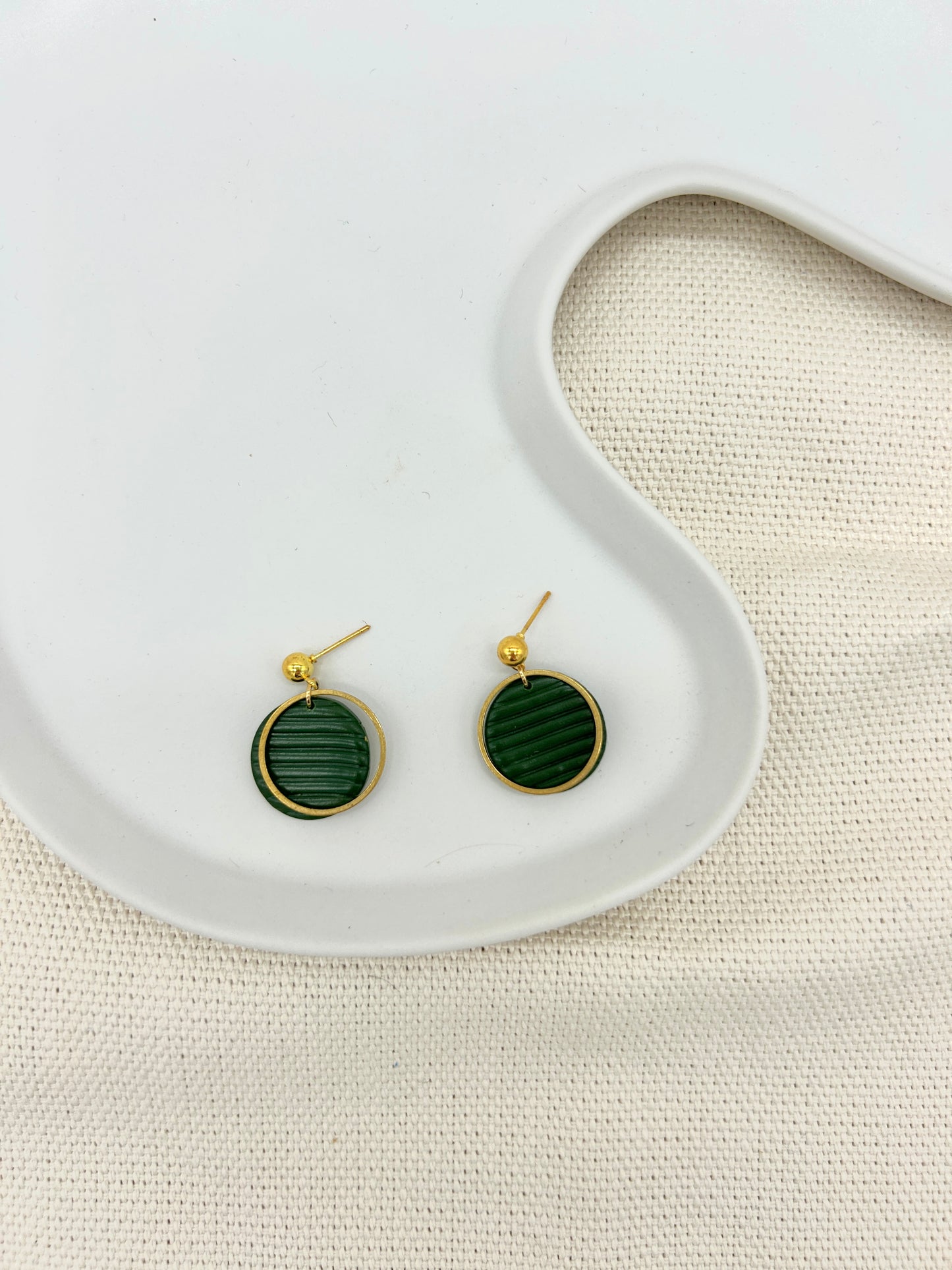 Beau forest green ribbed drops